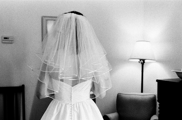 Bride portrait in black and white with veil - wedding photo by top Austin based wedding photographers Q Weddings